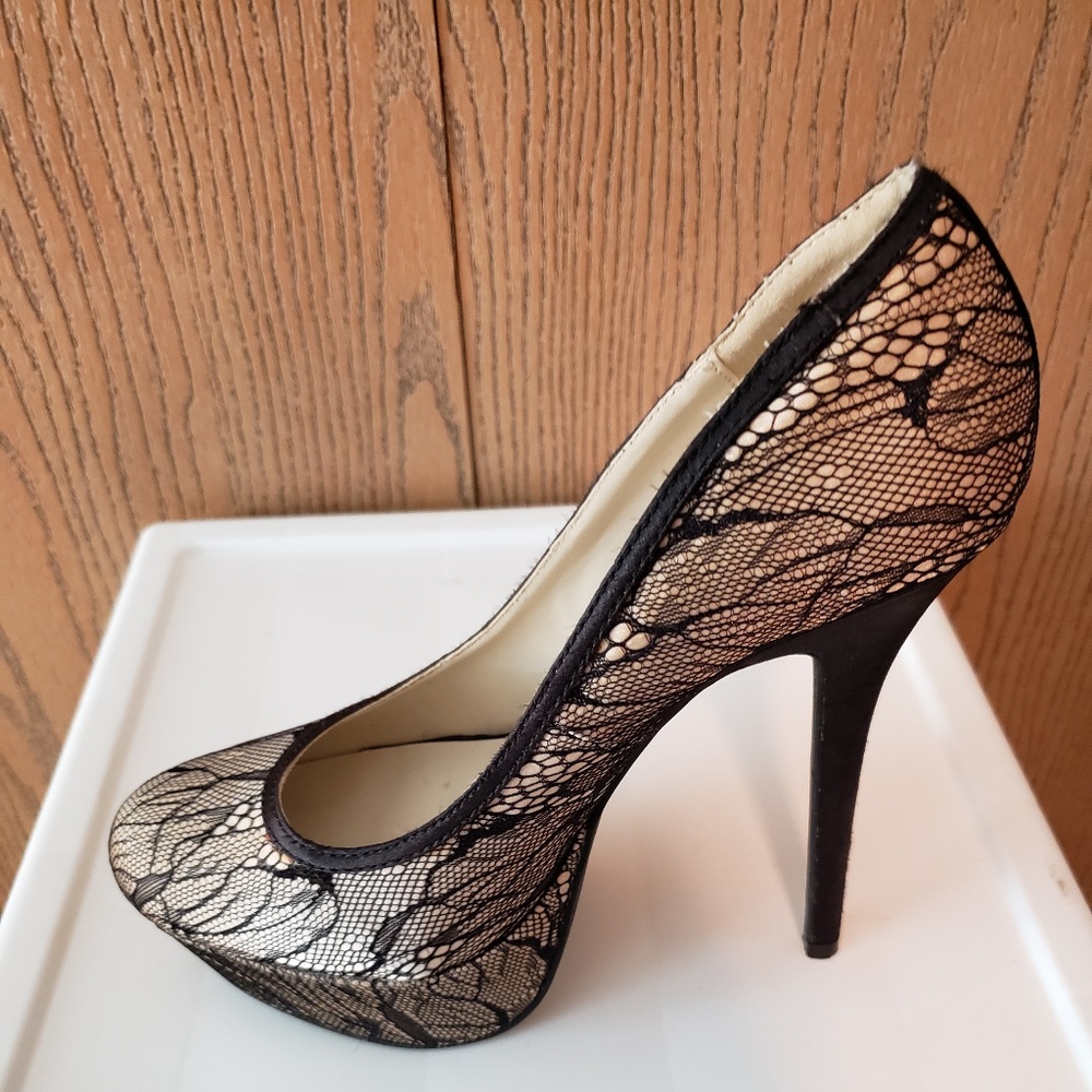 Wild Diva Lounge Size 9 lace heels
